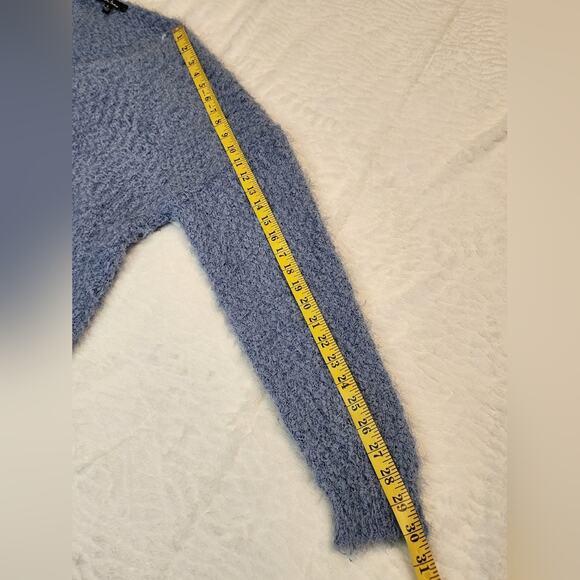 Love Tree Boucle Blue V-Neck Sweater, Size X-Large - Picture 7 of 10